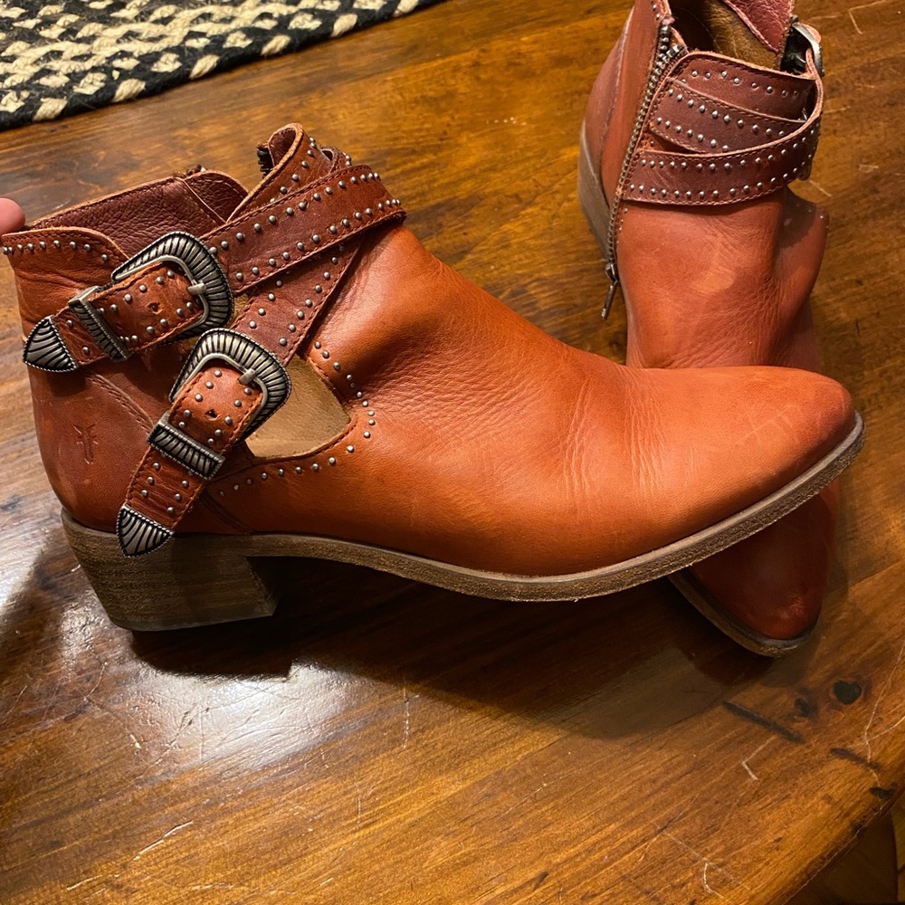 Leather FRYE booties , size 7.5… fit more like an 8.. only worn a few times.